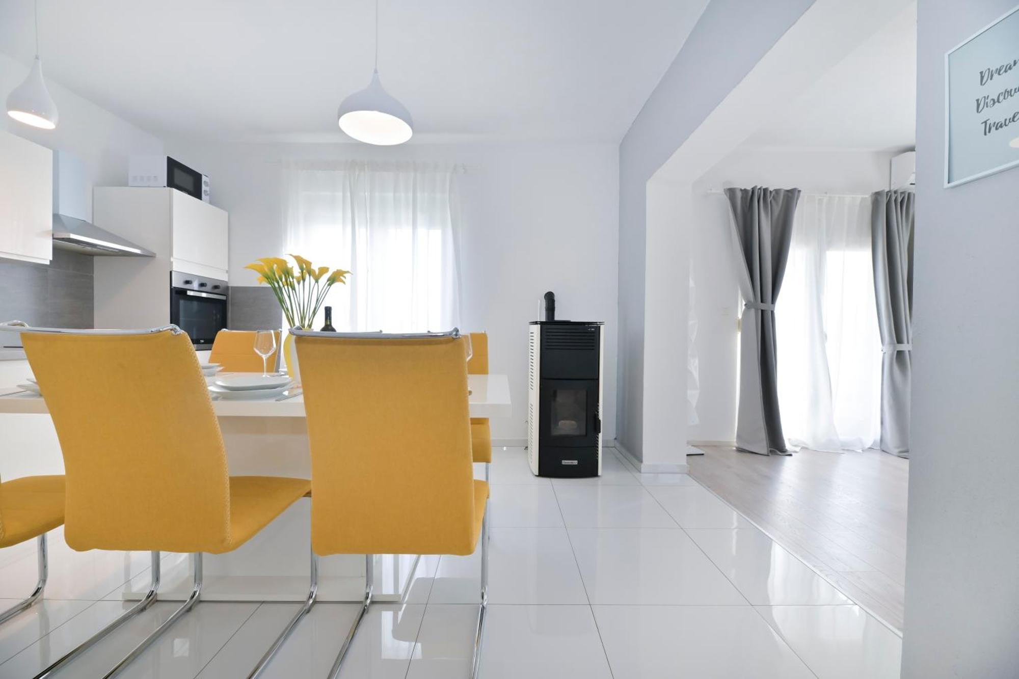 Apartment Amelie - With Pool And Sauna! Galovac  Exterior photo