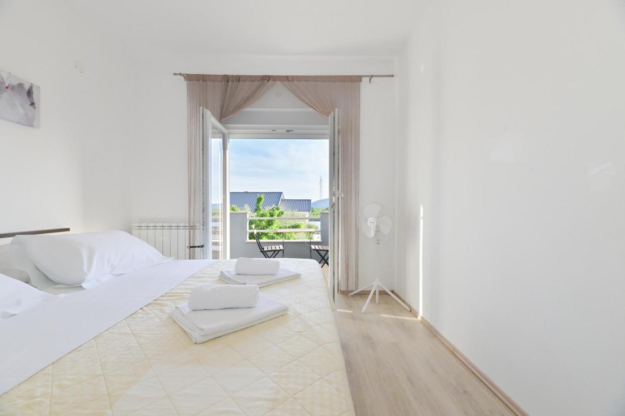 Apartment Amelie - With Pool And Sauna! Galovac  Exterior photo