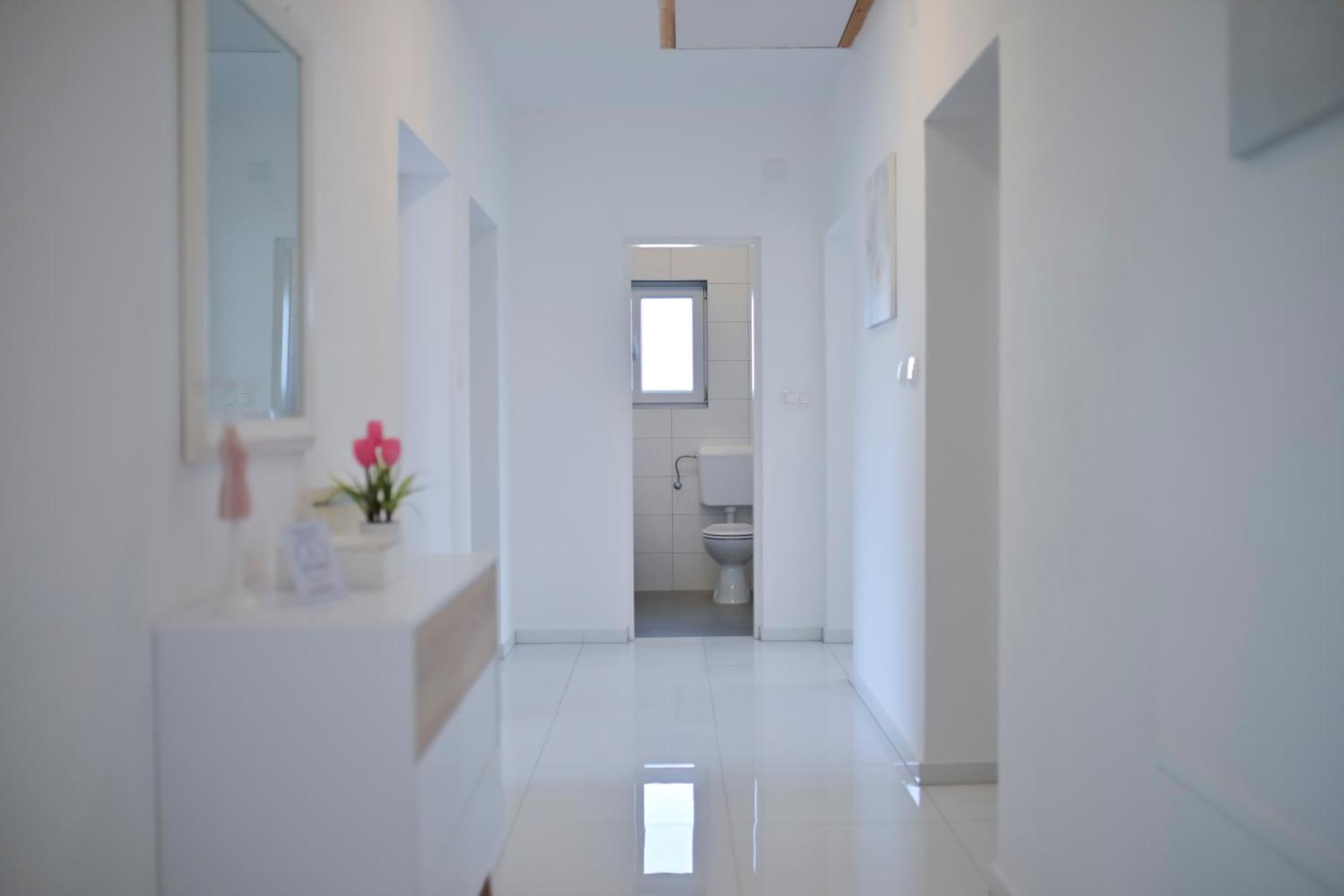 Apartment Amelie - With Pool And Sauna! Galovac  Exterior photo